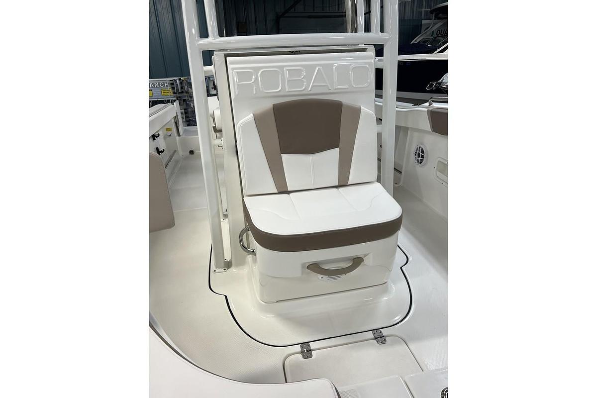 2023 Robalo R-222 White