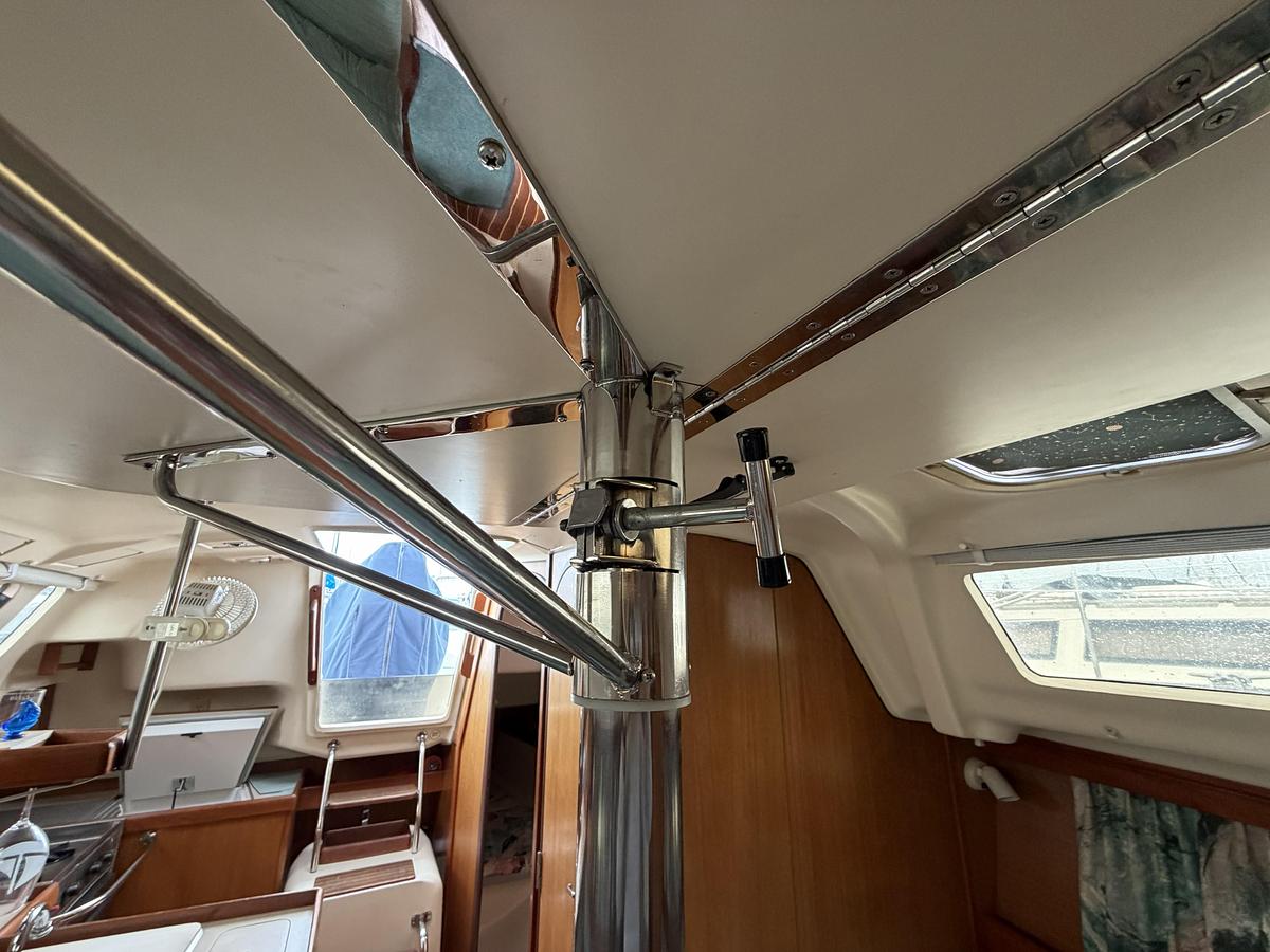 Used 1997 Hunter 310