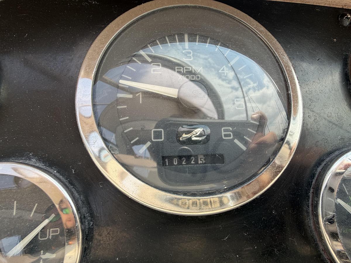Used 1999 Sea Ray Sundancer 330