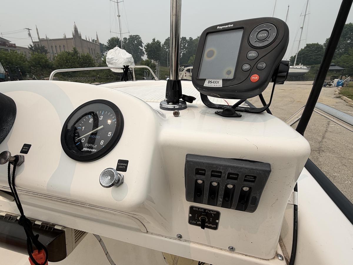 Used 2002 Boston Whaler 130 Sport
