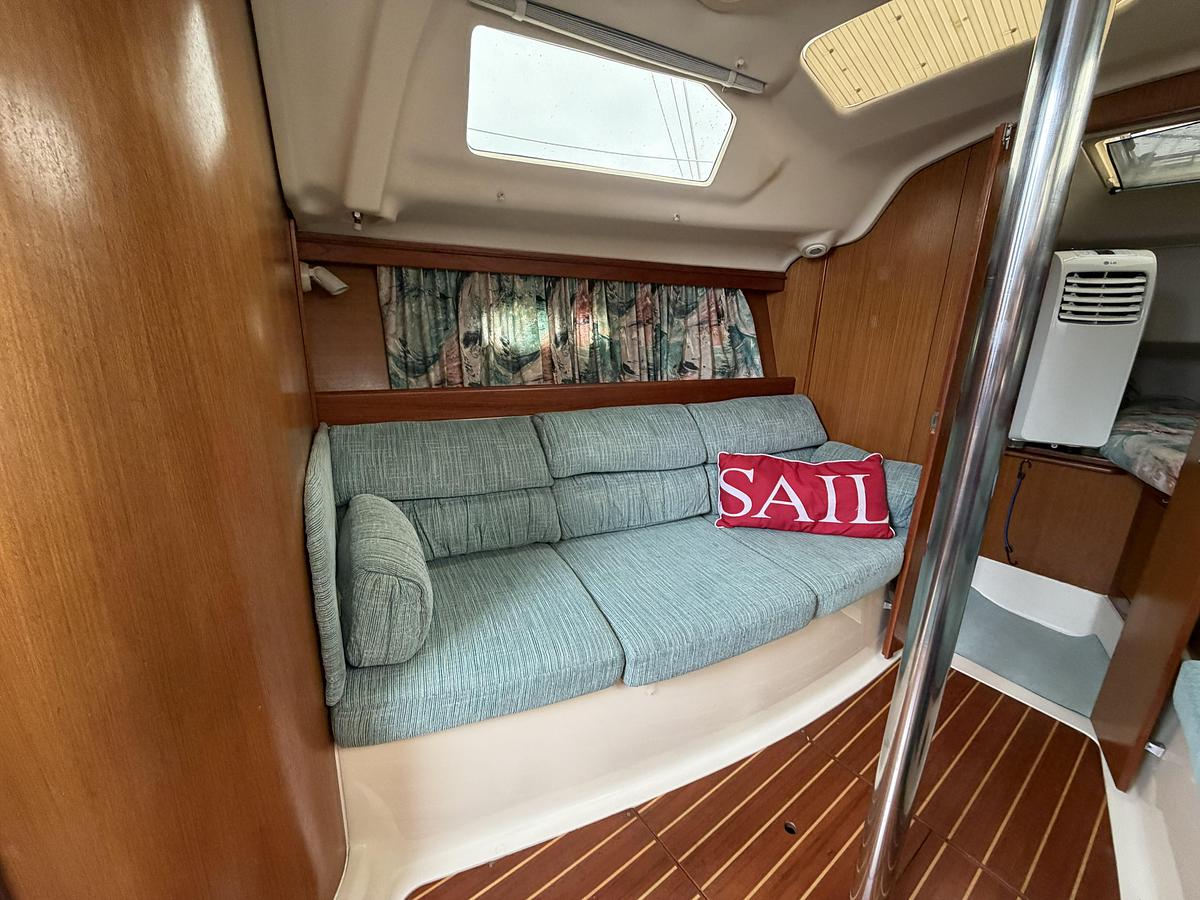 Used 1997 Hunter 310