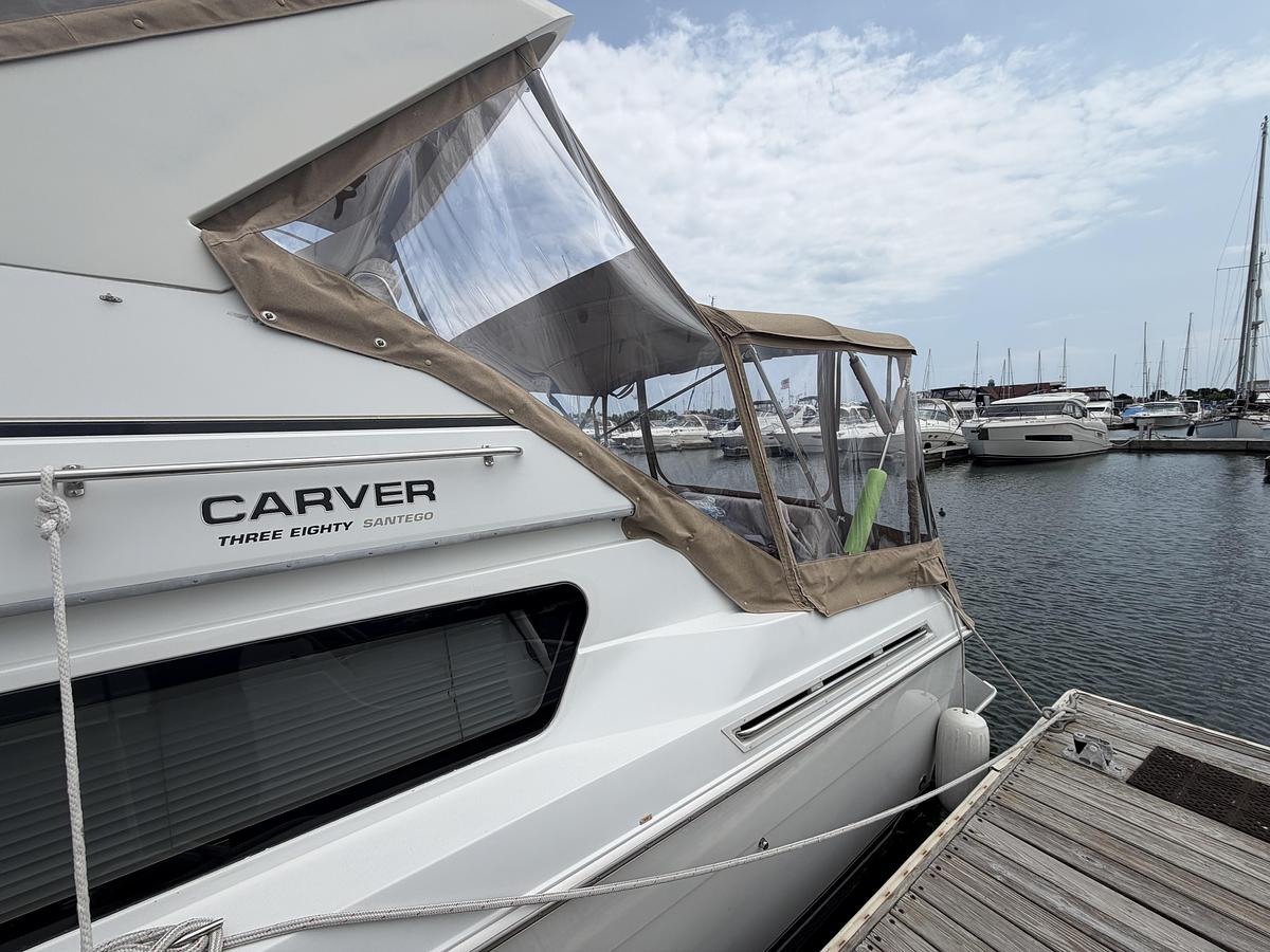 Used 1999 Carver 380 Santego