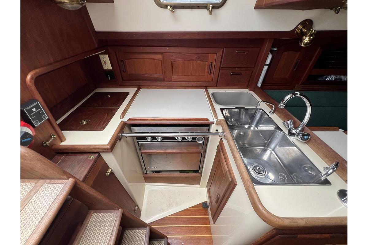 Used 1994 Pacific Seacraft 34