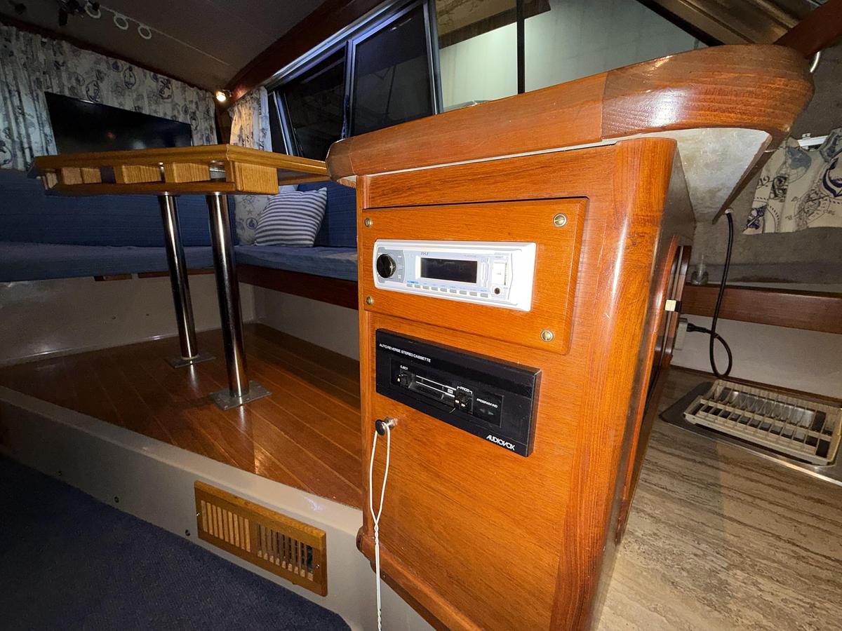 Used 1986 Bayliner 3270
