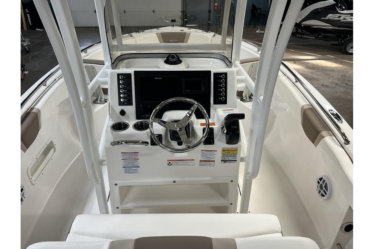 2023 Robalo R-222 White