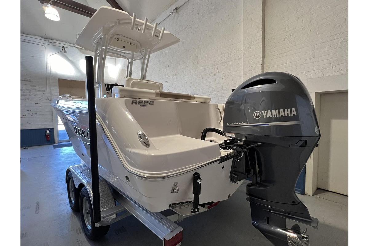 2023 Robalo R-222 White