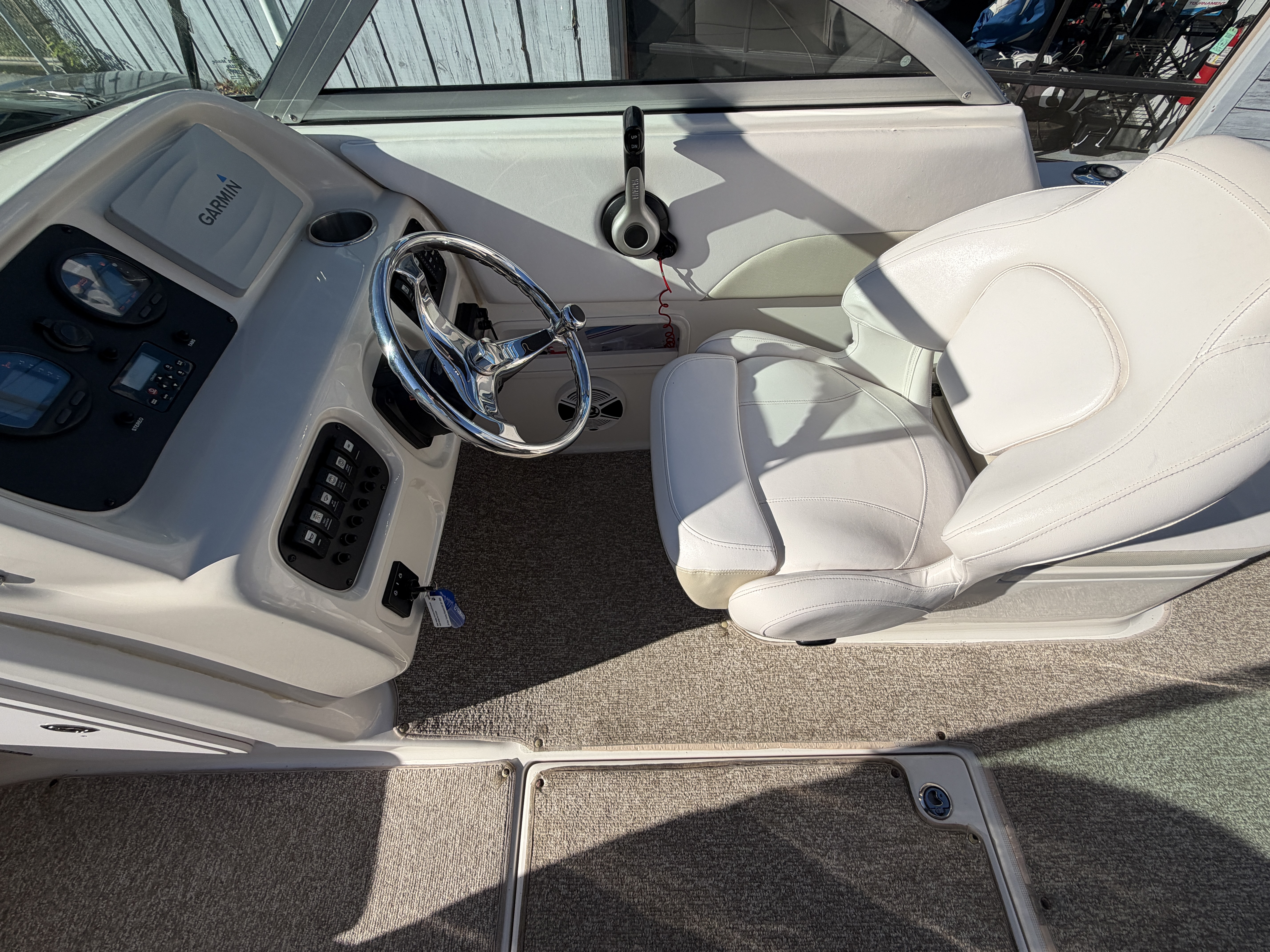 Used 2014 Robalo R227 Dual Console