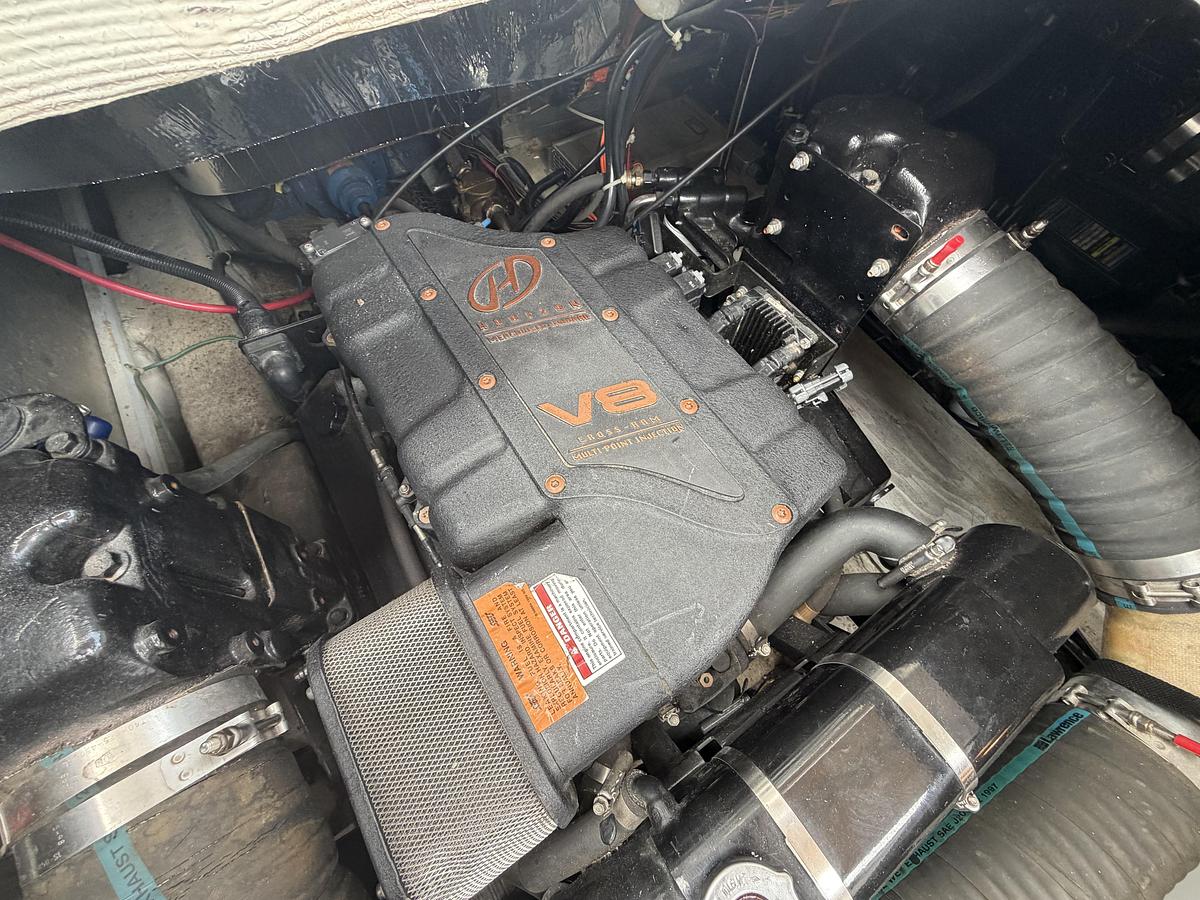 Used 1999 Carver 380 Santego