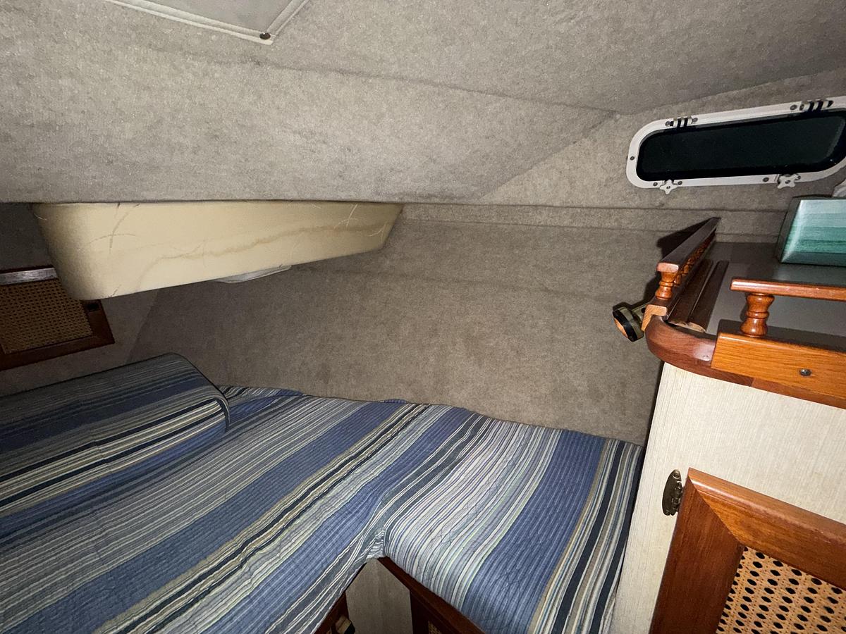 Used 1986 Bayliner 3270