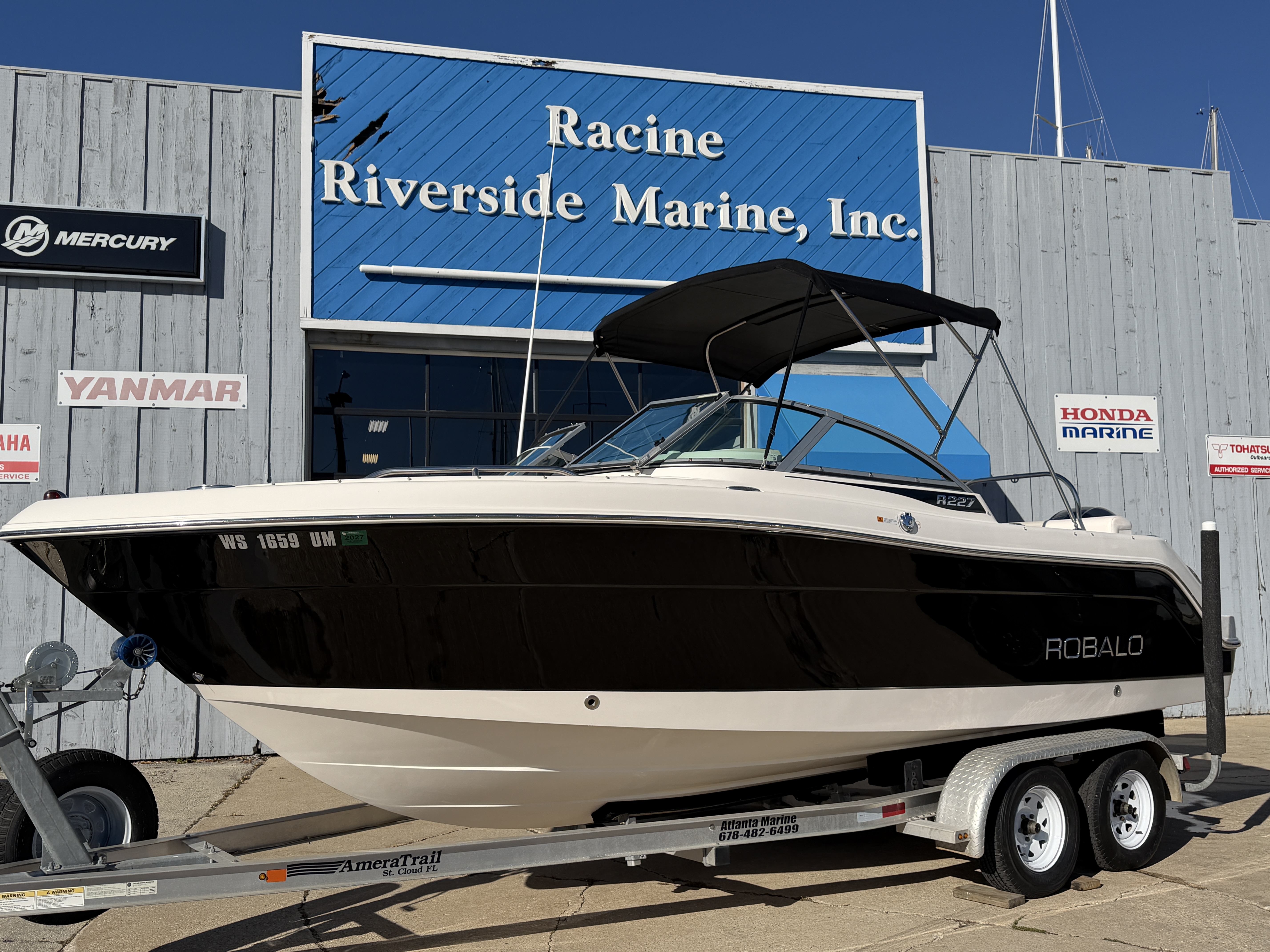 Used 2014 Robalo R227 Dual Console