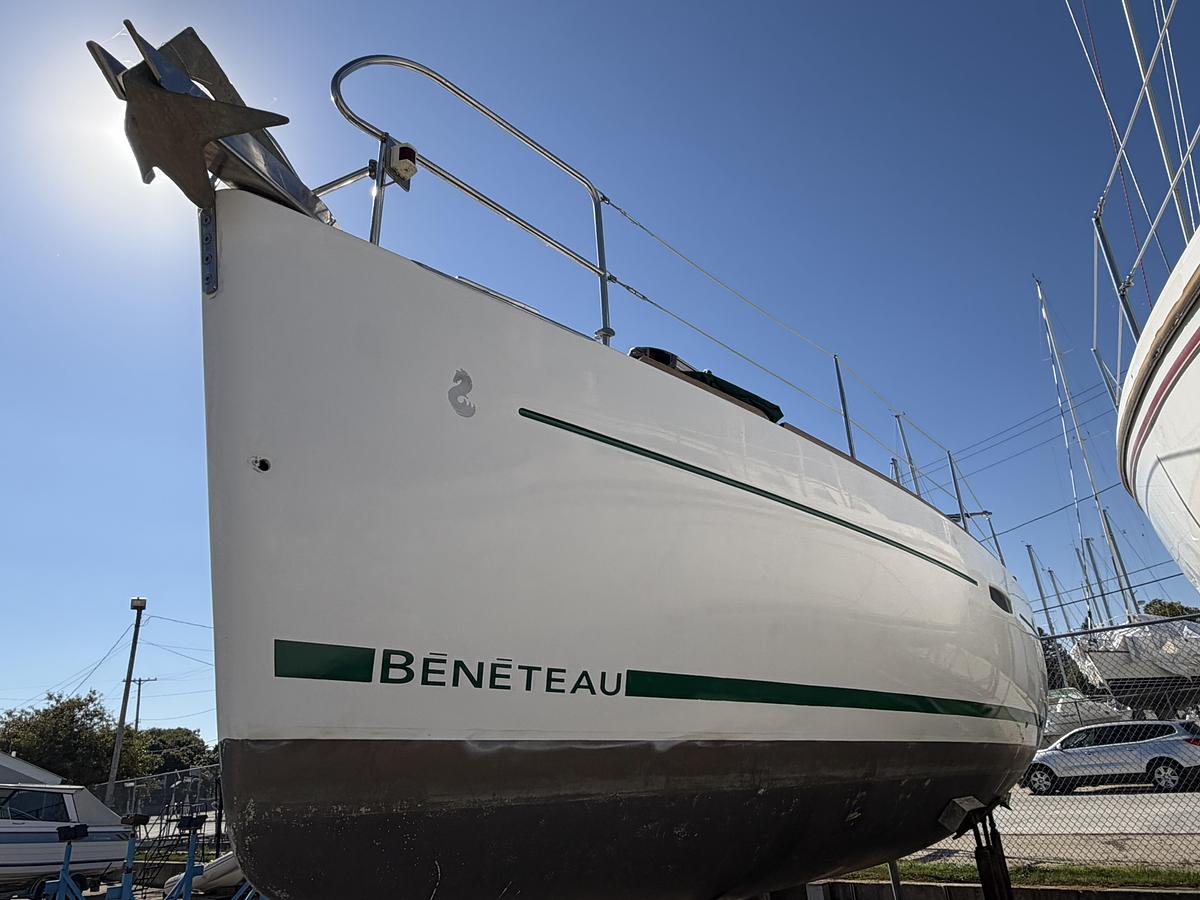 Used 2010 Beneteau Oceanis 34