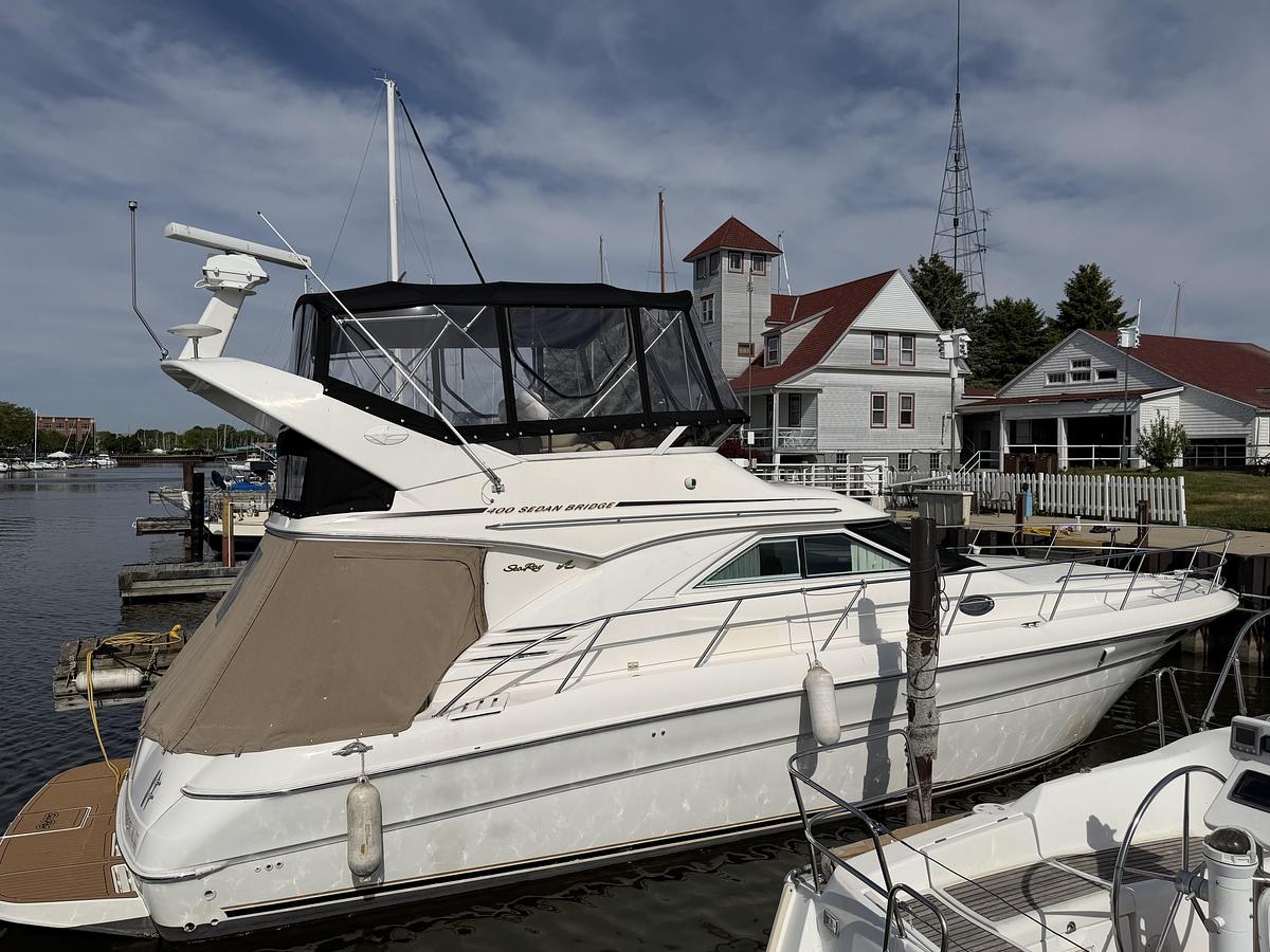 Used 2000 Sea Ray 400 Sedan Bridge