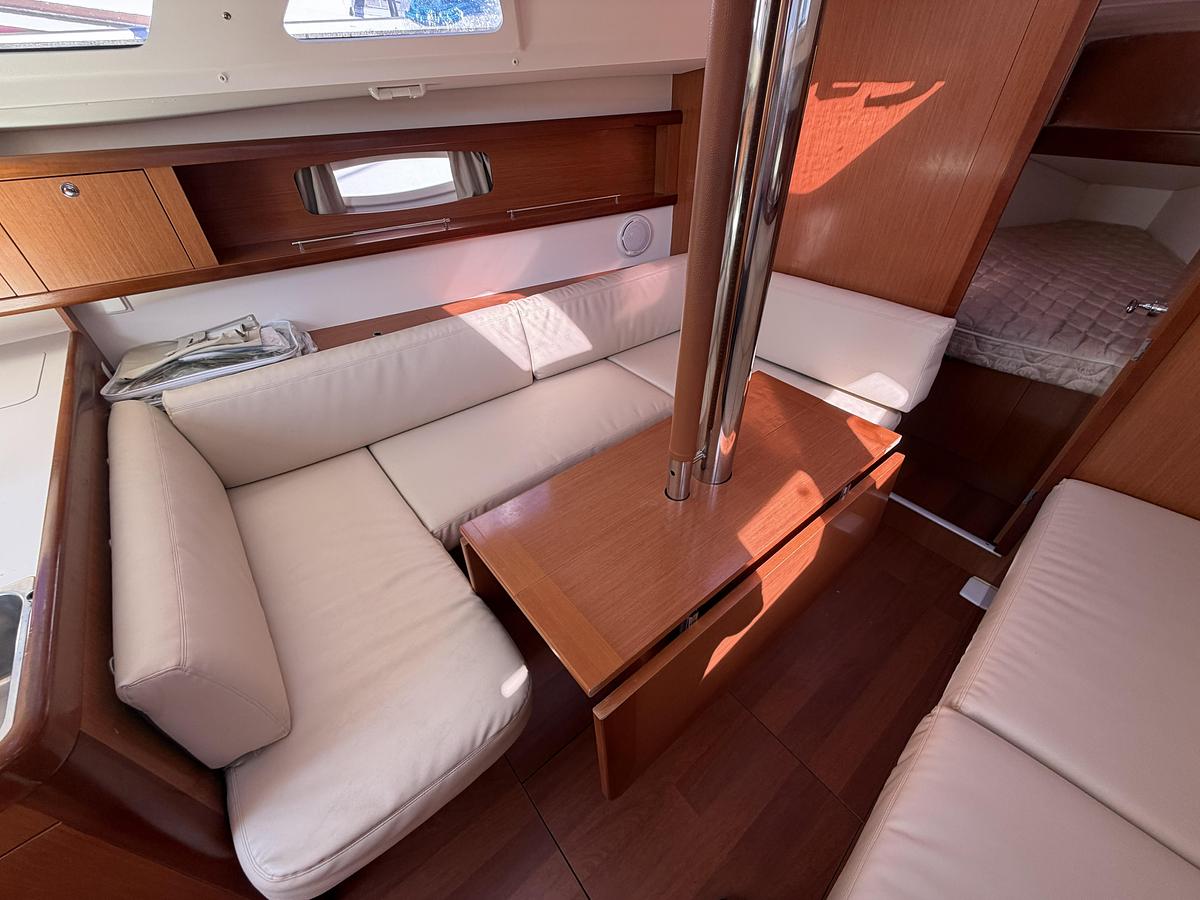Used 2010 Beneteau Oceanis 34