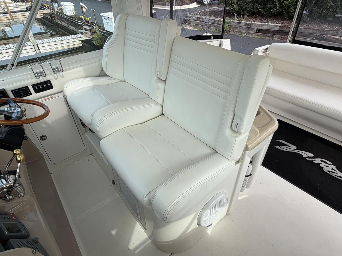 Used 2004 Sea Ray 390 Motor Yacht