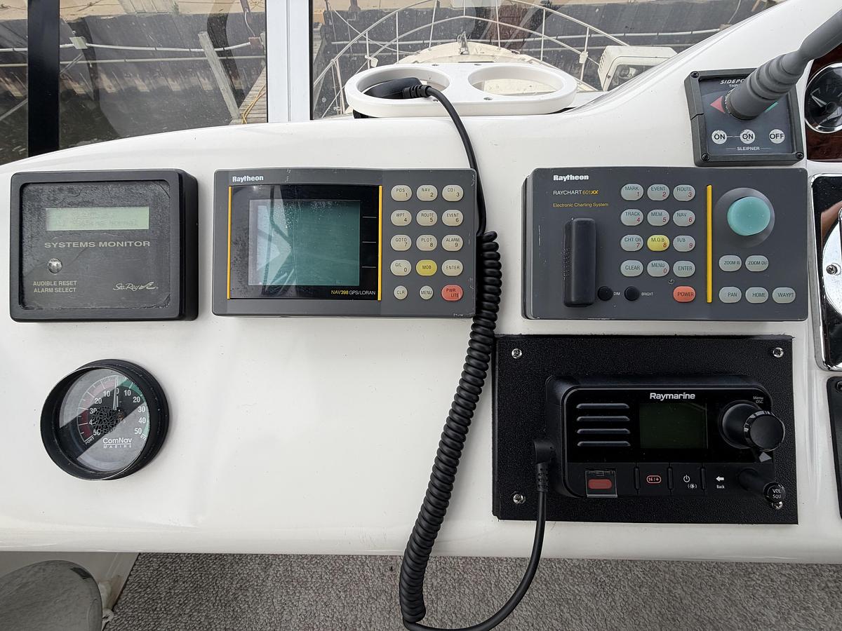 Used 2000 Sea Ray 400 Sedan Bridge
