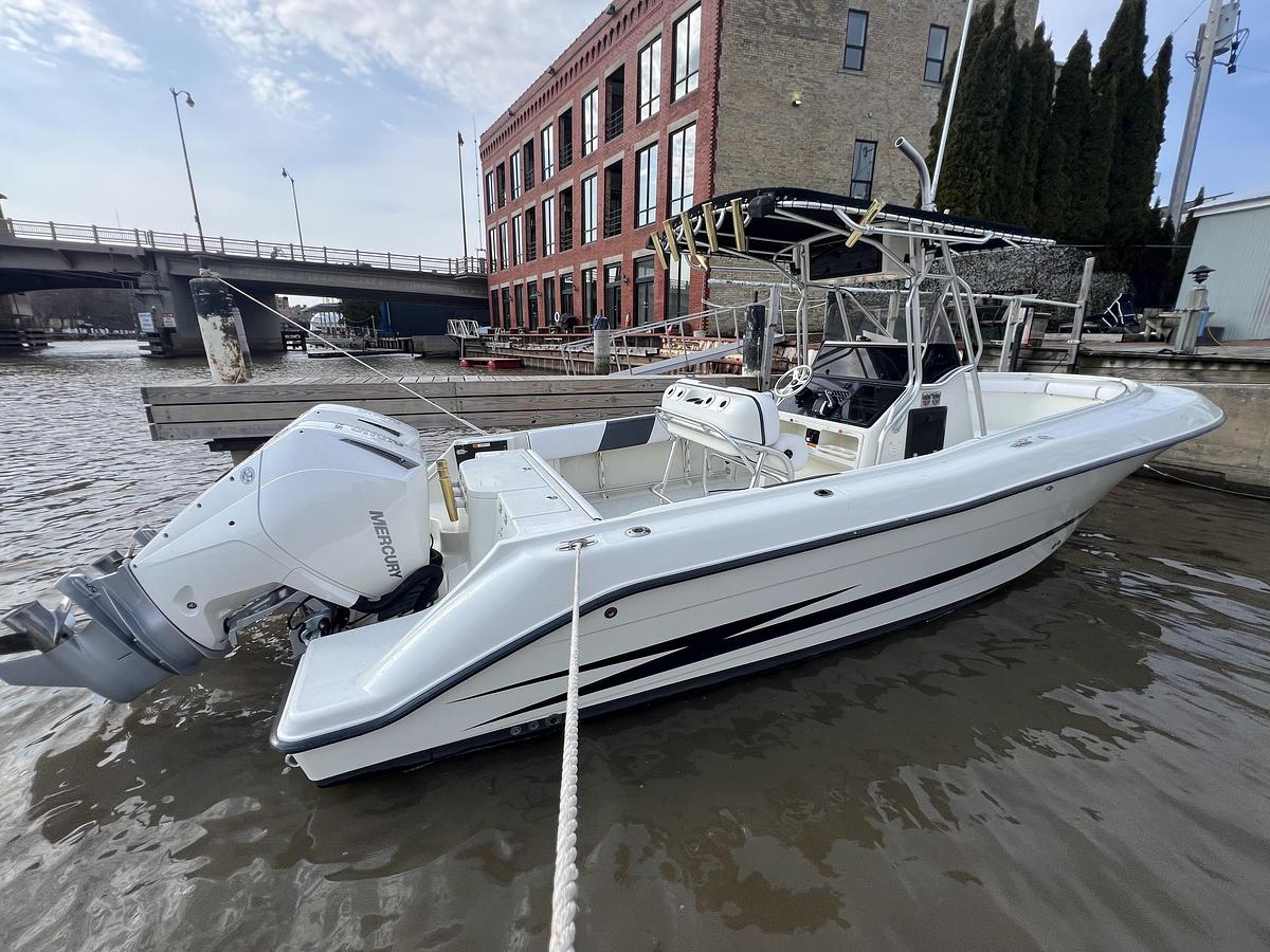 Used 2001 Hydra-Sports Vector 2600