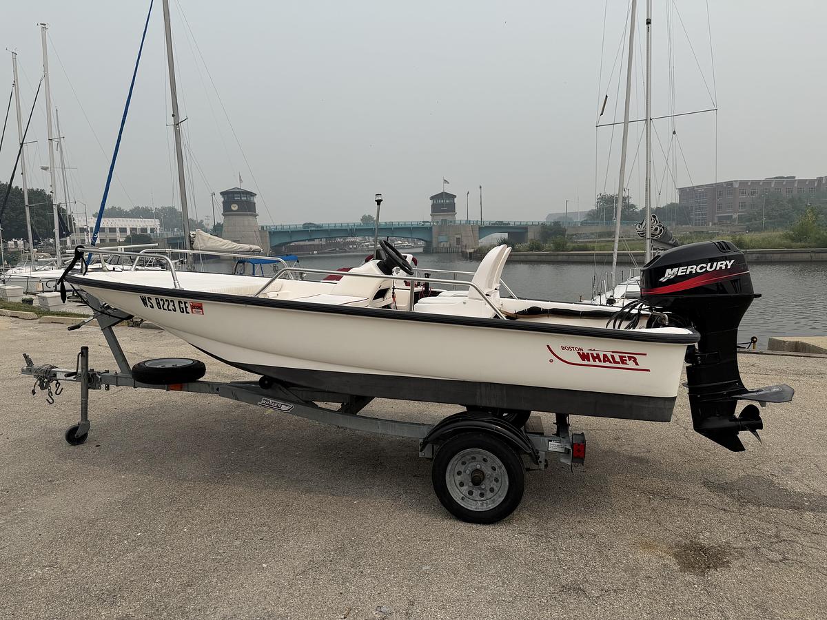 Used 2002 Boston Whaler 130 Sport