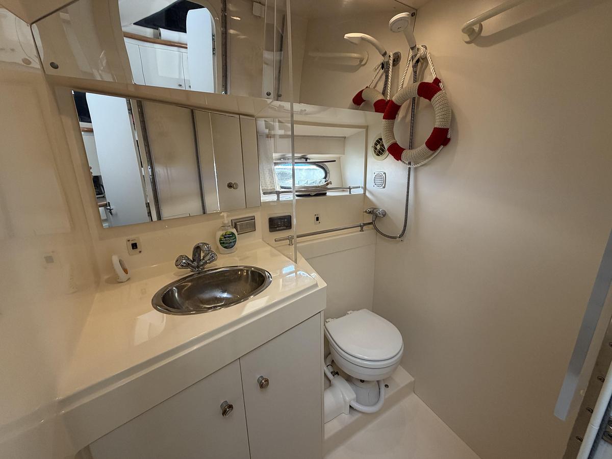 Used 2001 Carver 326 Aft Cabin Motor Yacht