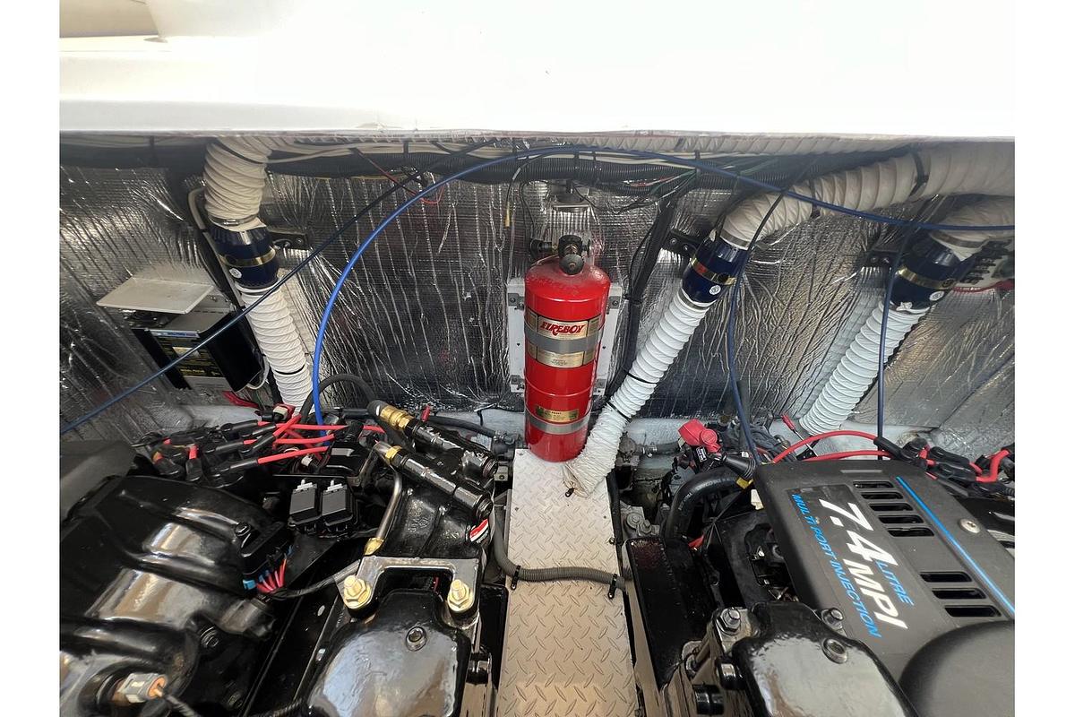 Used 2001 Cruisers Yachts 3672