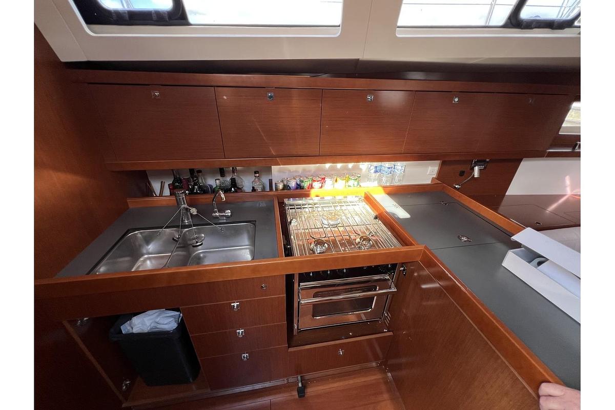 Used 2012 Beneteau Oceanis 45