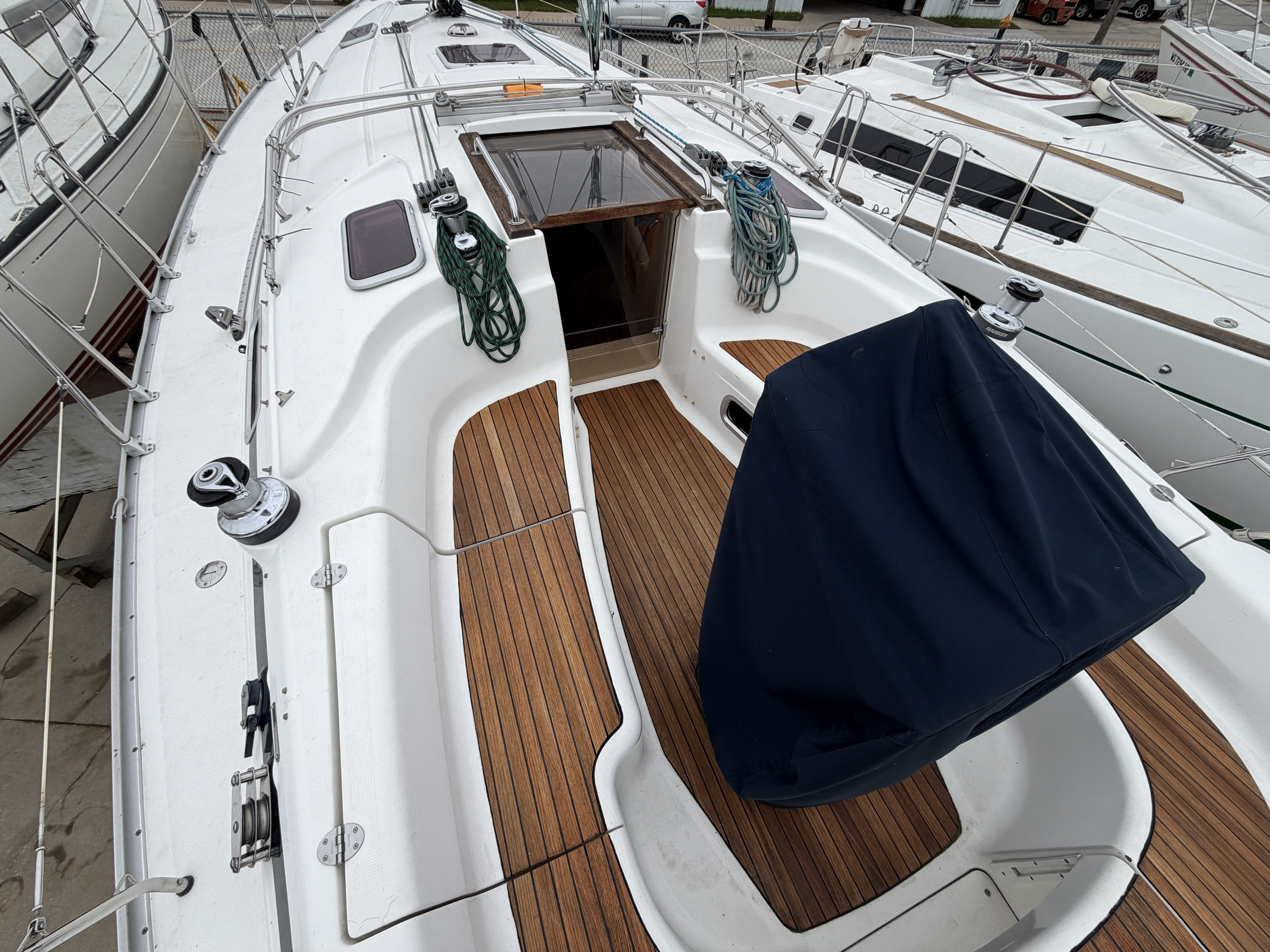 Used 2004 Bavaria 38