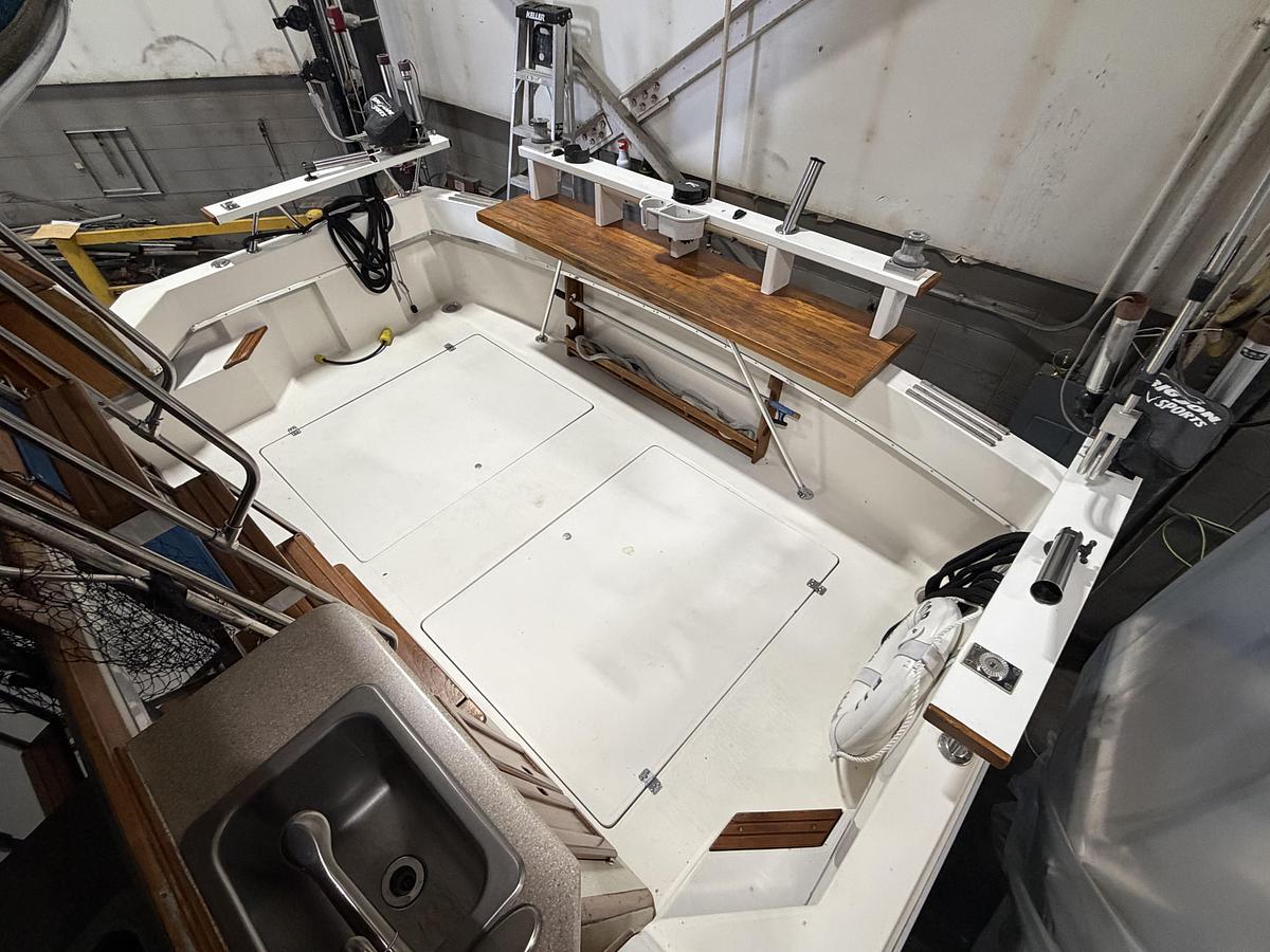 Used 1986 Bayliner 3270