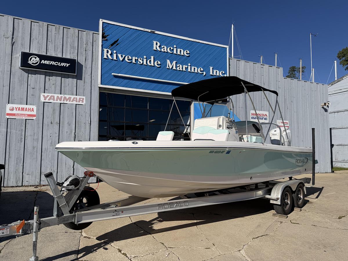 Used 2020 Robalo 226 Cayman