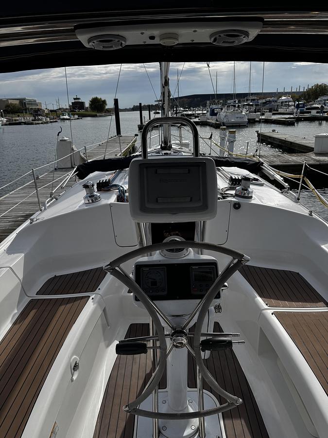 Used 2007 Hunter 38