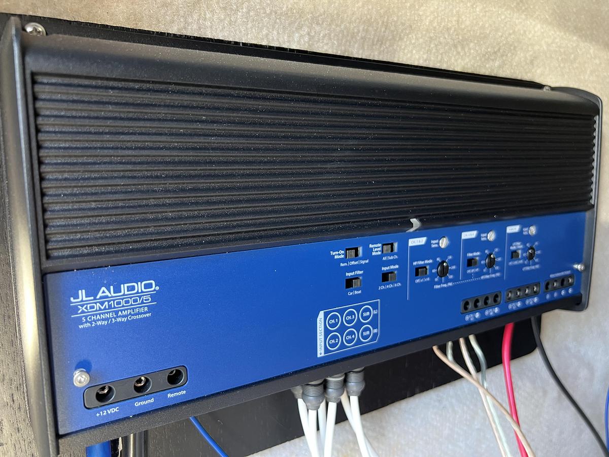 Used 2001 Hydra-Sports Vector 2600
