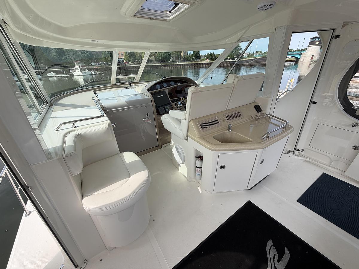 Used 2004 Sea Ray 390 Motor Yacht