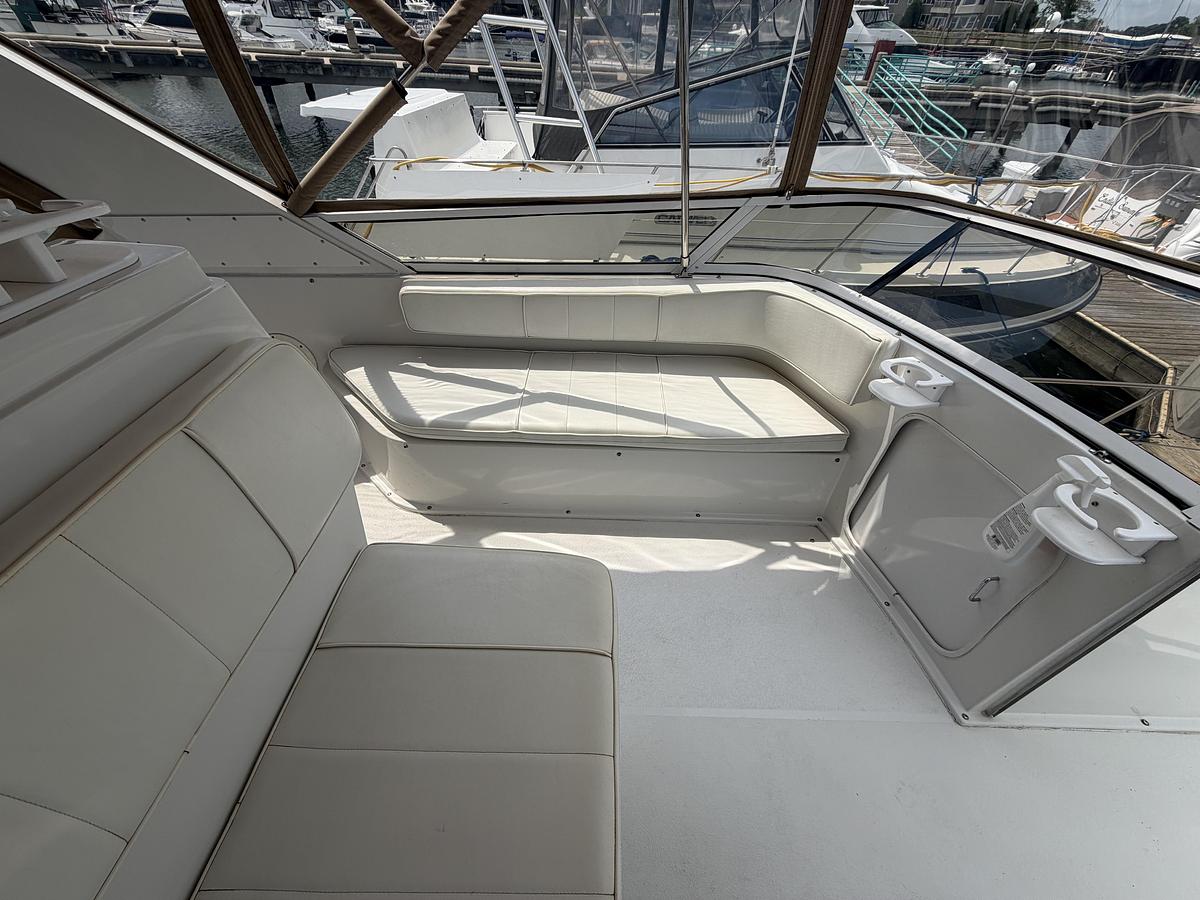 Used 1999 Carver 380 Santego