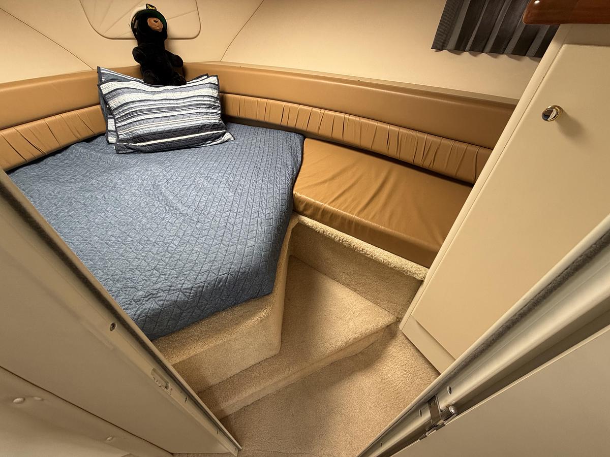 Used 2001 Carver 326 Aft Cabin Motor Yacht