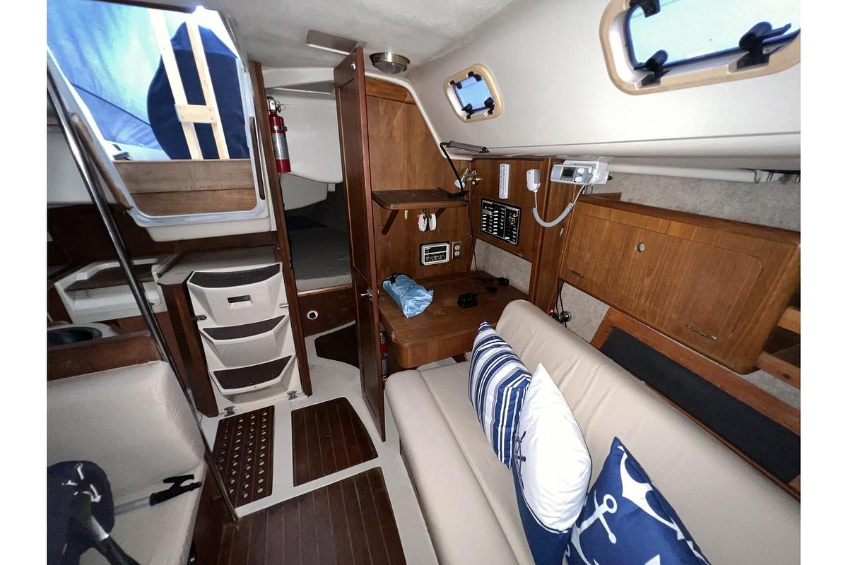 Used 1988 Hunter 333