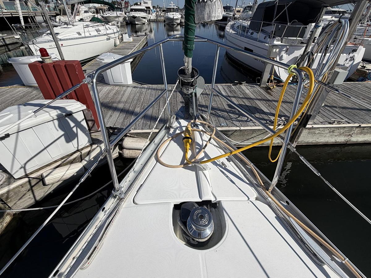 Used 2005 Beneteau 373