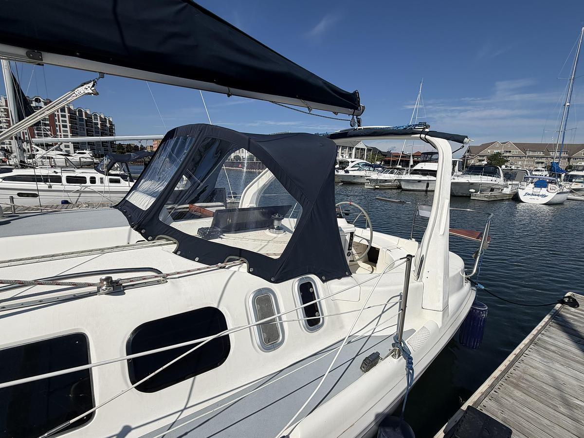 Used 1997 Hunter 310
