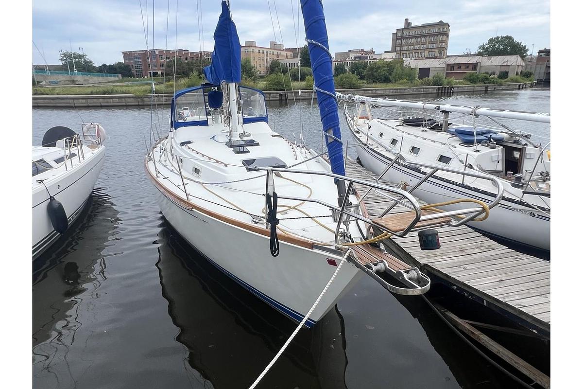 Used 1985 C&C Landfall 39