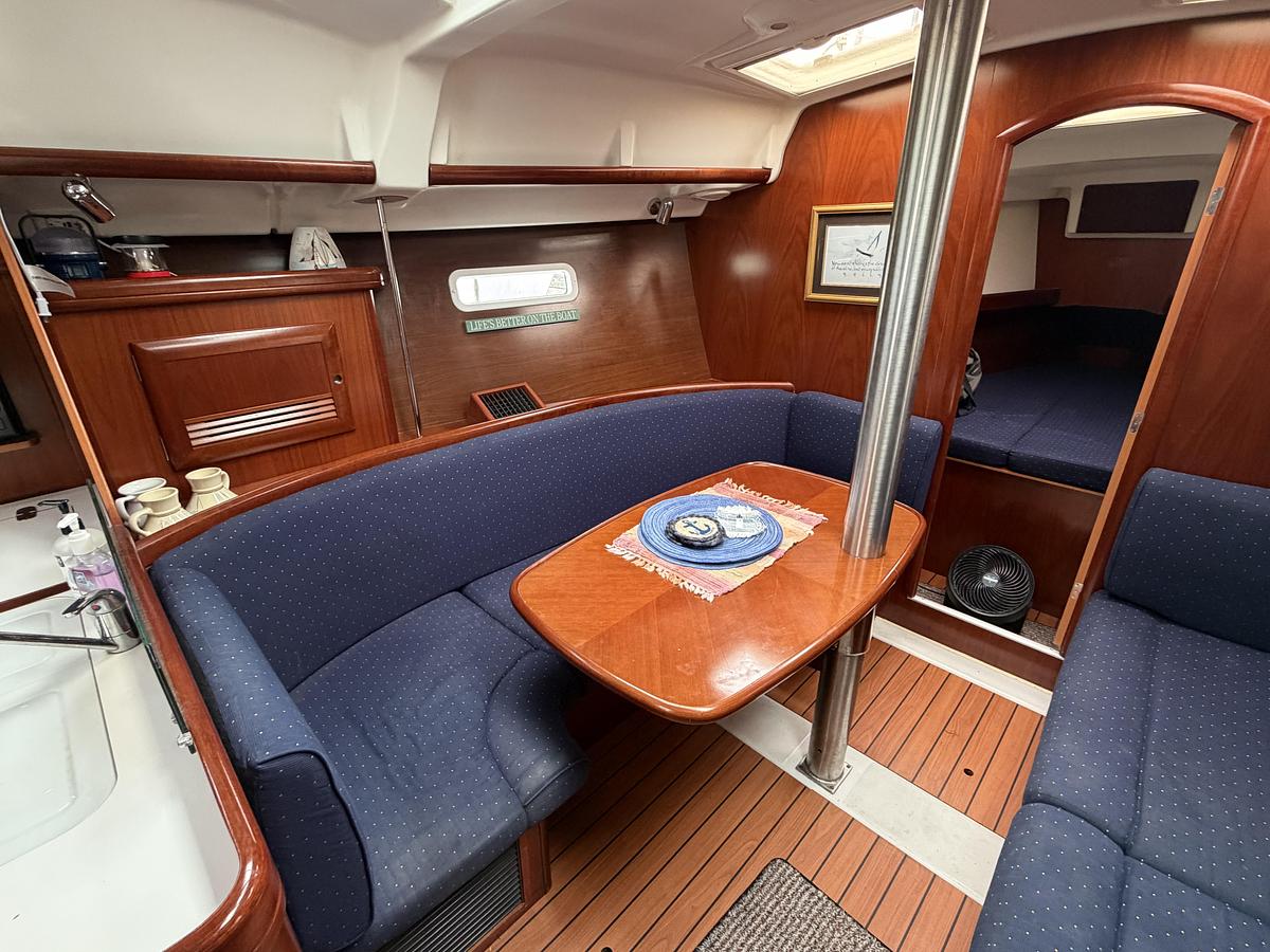 Used 2005 Beneteau 373
