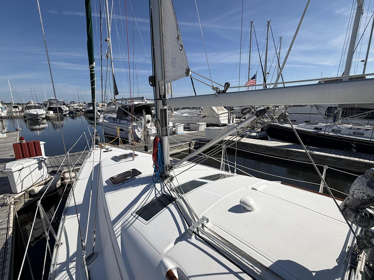 Used 2005 Beneteau 373