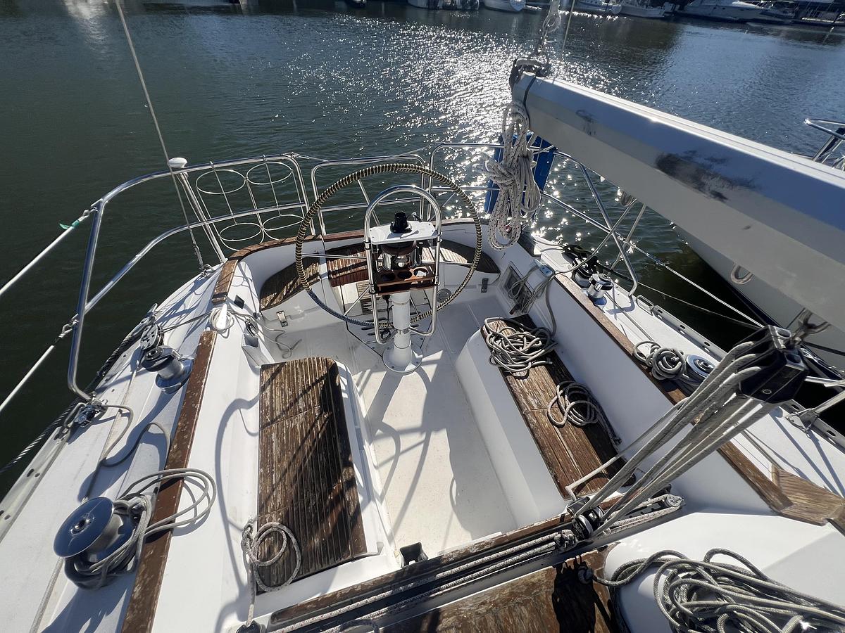 Used 1987 Hunter Legend 37