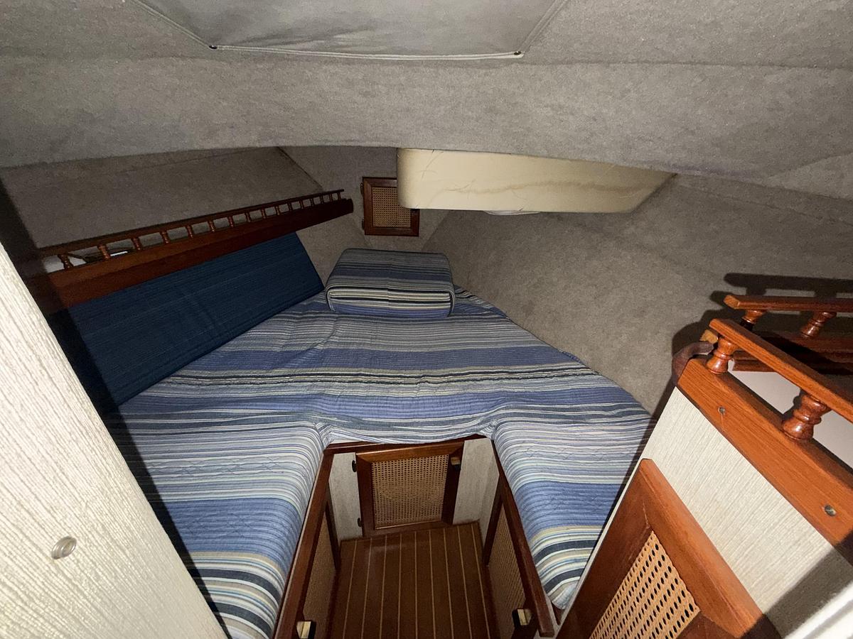 Used 1986 Bayliner 3270