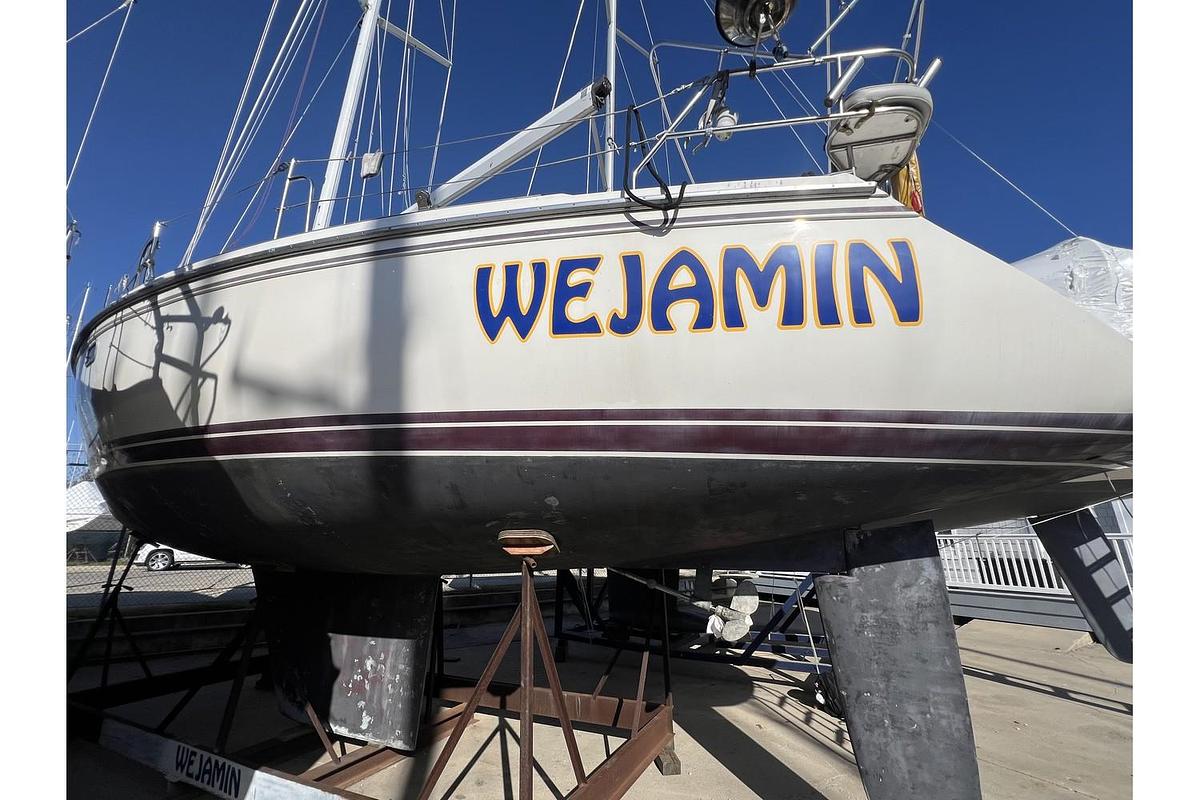 Used 1993 Catalina 42 MKI