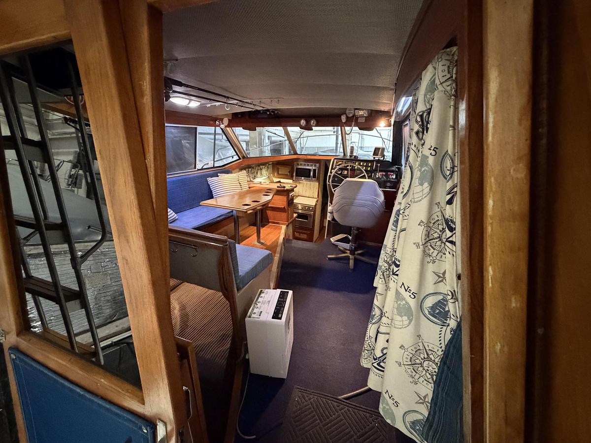 Used 1986 Bayliner 3270