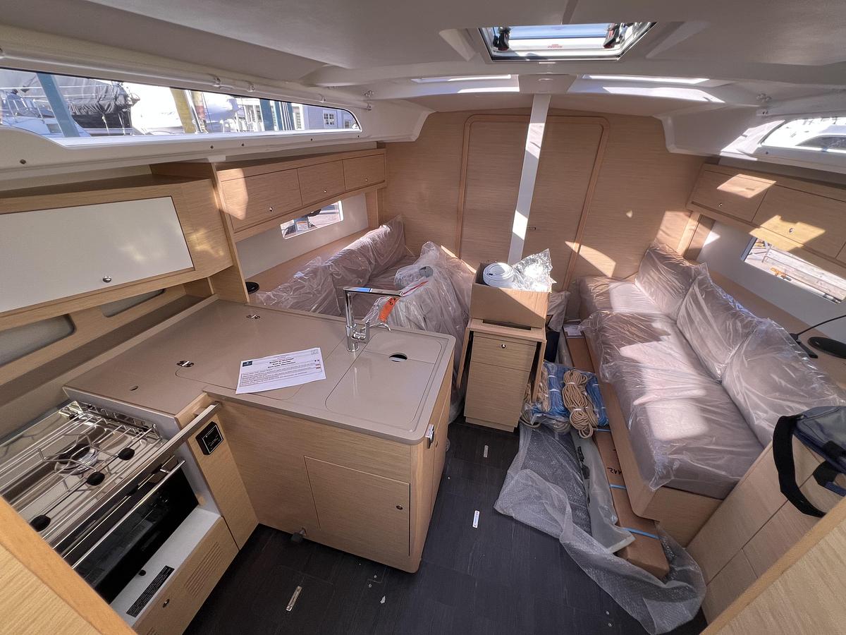 2026 Dufour Yachts D37