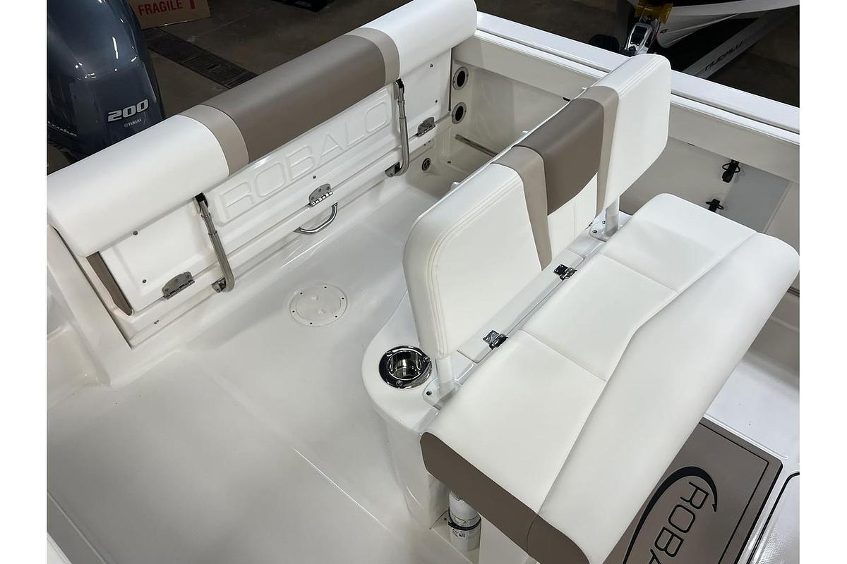2023 Robalo R-222 White