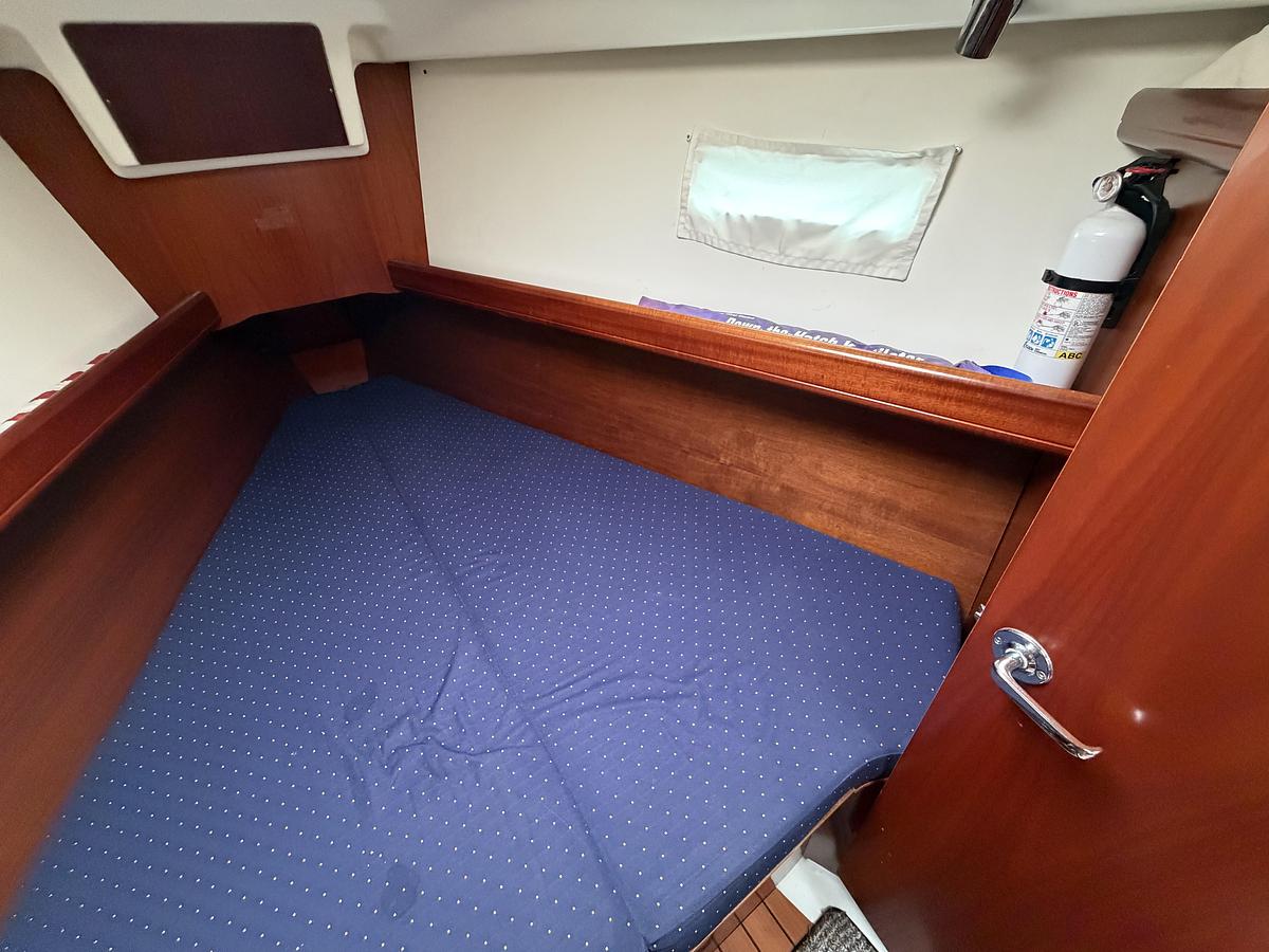 Used 2005 Beneteau 373