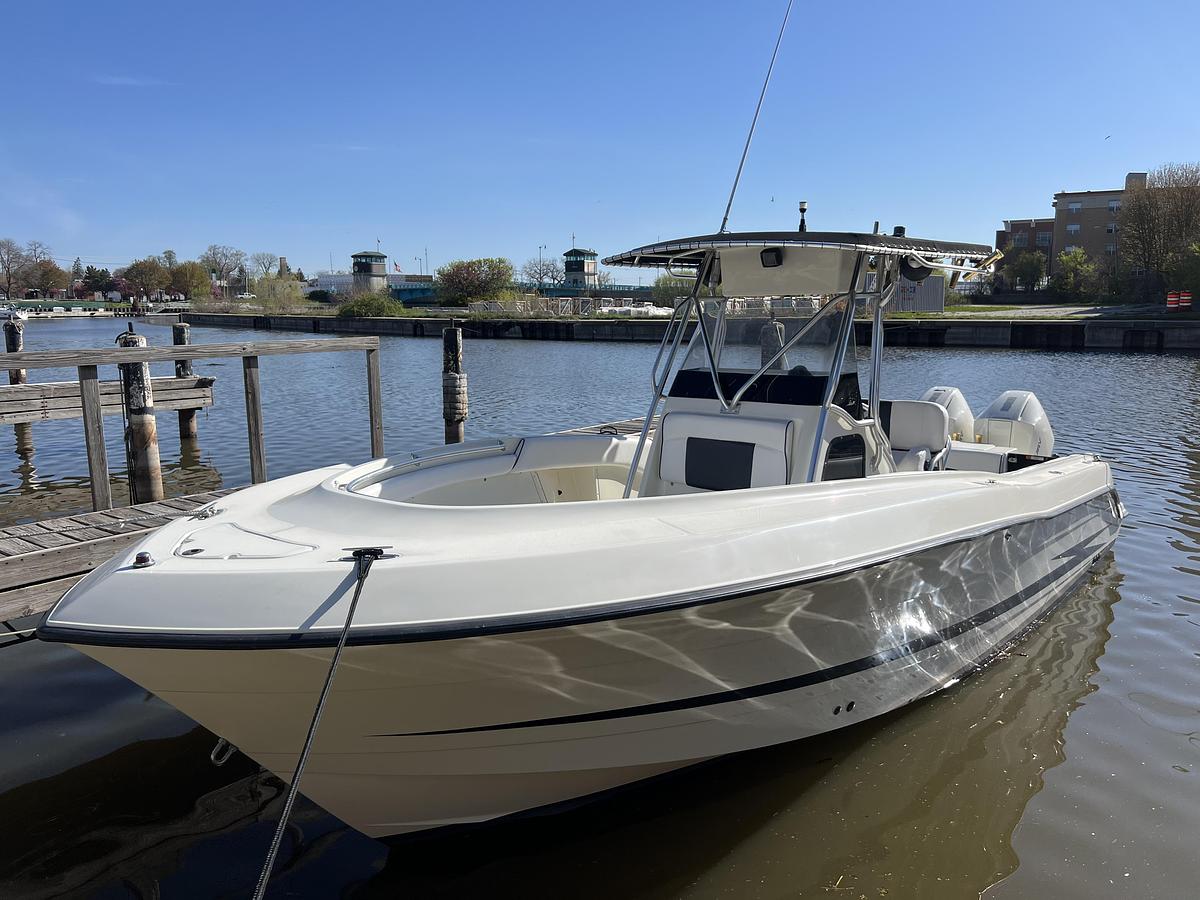 Used 2001 Hydra-Sports Vector 2600