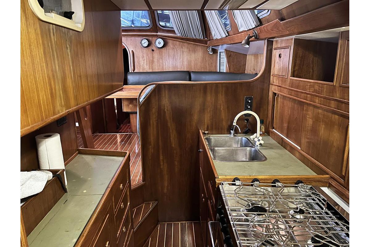 Used 1987 Oyster 46.5