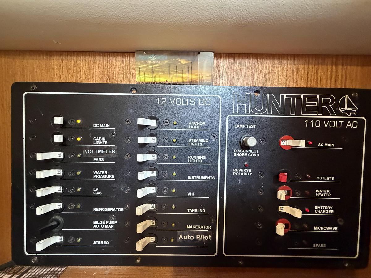 Used 1997 Hunter 310