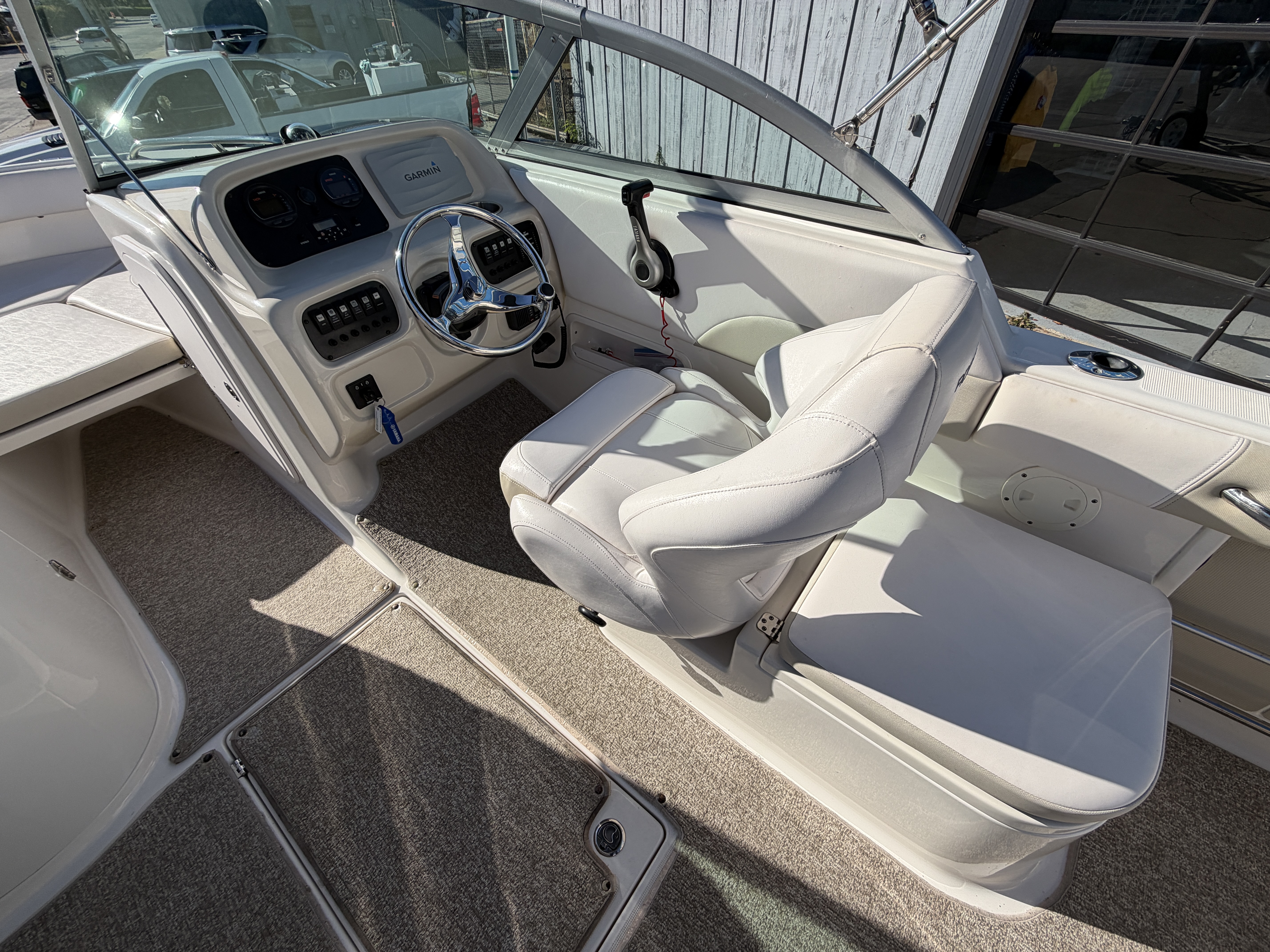 Used 2014 Robalo R227 Dual Console