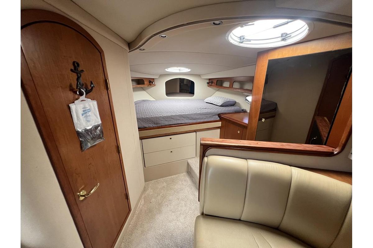 Used 2001 Cruisers Yachts 3672